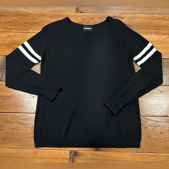 Monrow Lightweight Black White Sleeve-Stripe Sweater Size M - Picture 1 of 5
